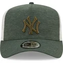 lippikset-kaareva-rekka-vihrea-snapback-a-frame-jersey-essential-new-york-yankees-mlb-new-era