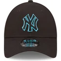 lippikset-kaareva-musta-saadettava-nauha-9forty-neon-outline-new-york-yankees-mlb-new-era