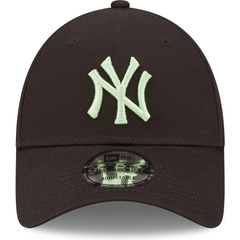 lippikset-kaareva-musta-saadettava-nauha-9forty-league-essential-new-york-yankees-mlb-new-era lippikset-kaareva-musta-saadettava-nauha-9forty-league-essential-new-york-yankees-mlb-new-era