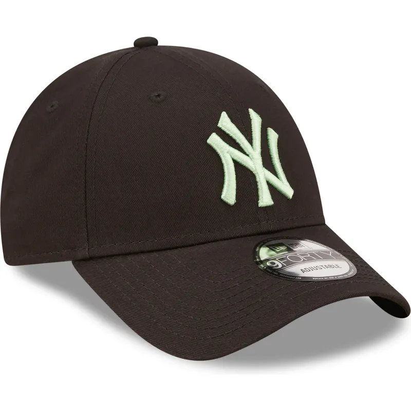 lippikset-kaareva-musta-saadettava-nauha-9forty-league-essential-new-york-yankees-mlb-new-era lippikset-kaareva-musta-saadettava-nauha-9forty-league-essential-new-york-yankees-mlb-new-era