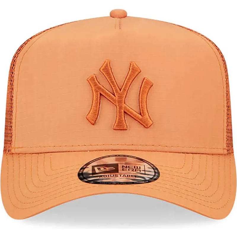 lippikset-kaareva-rekka-ruskea-snapback-a-frame-tech-ripstop-new-york-yankees-mlb-new-era