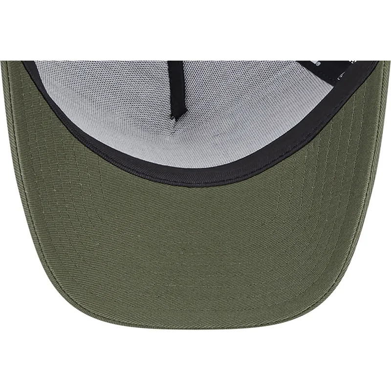 lippikset-kaareva-rekka-vihrea-snapback-a-frame-piolin-y-silvestre-looney-tunes-new-era
