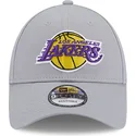lippikset-kaareva-harmaa-saadettava-nauha-9forty-team-side-patch-los-angeles-lakers-nba-new-era
