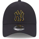 lippikset-kaareva-laivastonsininen-saadettava-nauha-9forty-team-outline-new-york-yankees-mlb-new-era