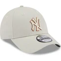 lippikset-kaareva-beige-saadettava-nauha-9forty-team-outline-new-york-yankees-mlb-new-era