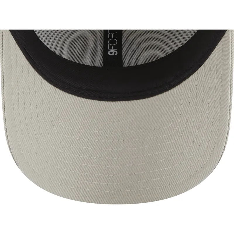 lippikset-kaareva-beige-saadettava-nauha-9forty-team-outline-new-york-yankees-mlb-new-era