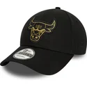 lippikset-kaareva-musta-saadettava-nauha-9forty-metallic-badge-chicago-bulls-nba-new-era