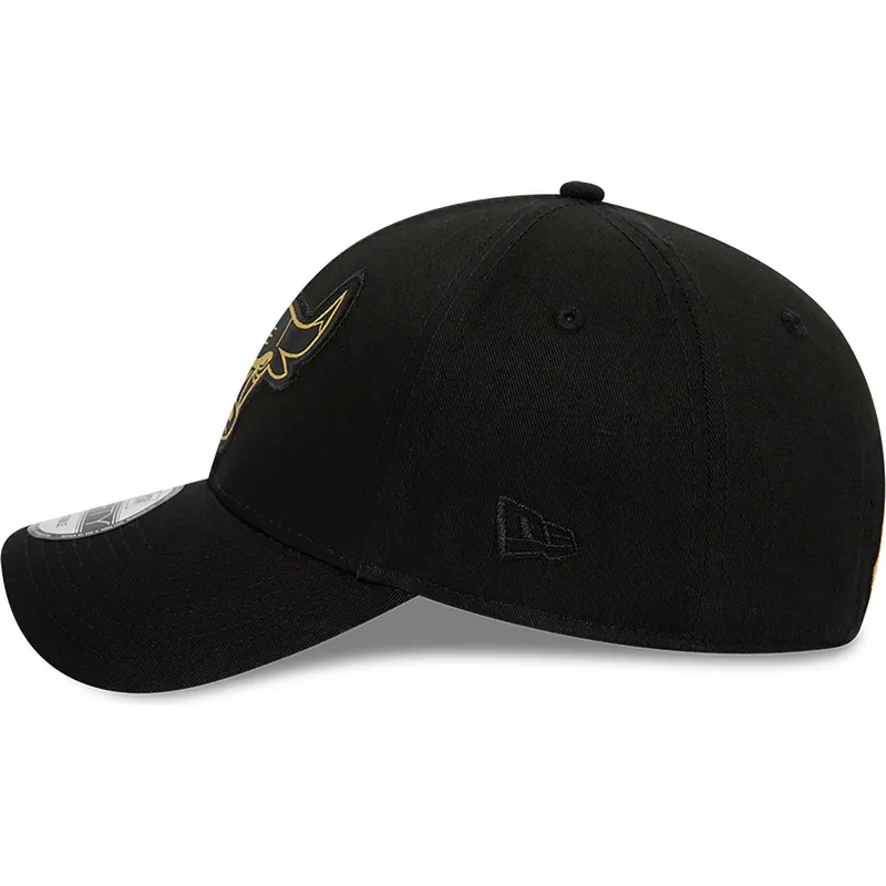 lippikset-kaareva-musta-saadettava-nauha-9forty-metallic-badge-chicago-bulls-nba-new-era lippikset-kaareva-musta-saadettava-nauha-9forty-metallic-badge-chicago-bulls-nba-new-era