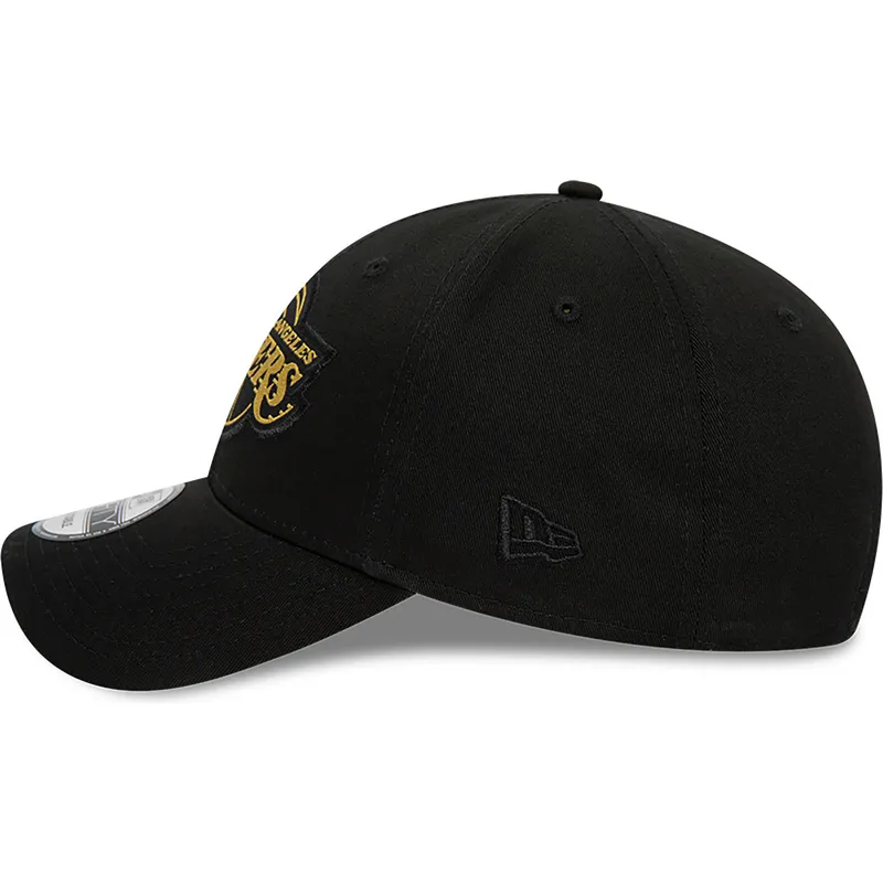 lippikset-kaareva-musta-saadettava-nauha-9forty-metallic-badge-los-angeles-lakers-nba-new-era