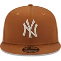 lippikset-littea-ruskea-snapback-9fifty-league-essential-new-york-yankees-mlb-new-era