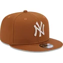 lippikset-littea-ruskea-snapback-9fifty-league-essential-new-york-yankees-mlb-new-era