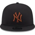 lippikset-littea-musta-snapback-9fifty-league-essential-new-york-yankees-mlb-new-era