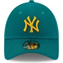lippikset-kaareva-vihrea-saadettava-nauha-9forty-league-essential-new-york-yankees-mlb-new-era