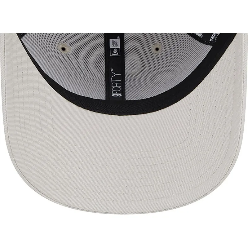 cap-kaareva-beige-adjustable-strap-marron-9forty-league-essential-chicago-white-sox-mlb-new-era cap-kaareva-beige-adjustable-strap-marron-9forty-league-essential-chicago-white-sox-mlb-new-era