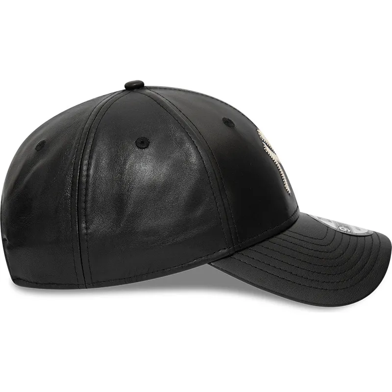lippikset-kaareva-musta-saadettava-nauha-9forty-leather-new-york-yankees-mlb-new-era