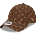 lippikset-kaareva-ruskea-saadettava-nauha-9forty-monogram-new-york-yankees-mlb-new-era
