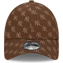lippikset-kaareva-ruskea-saadettava-nauha-9forty-monogram-new-york-yankees-mlb-new-era