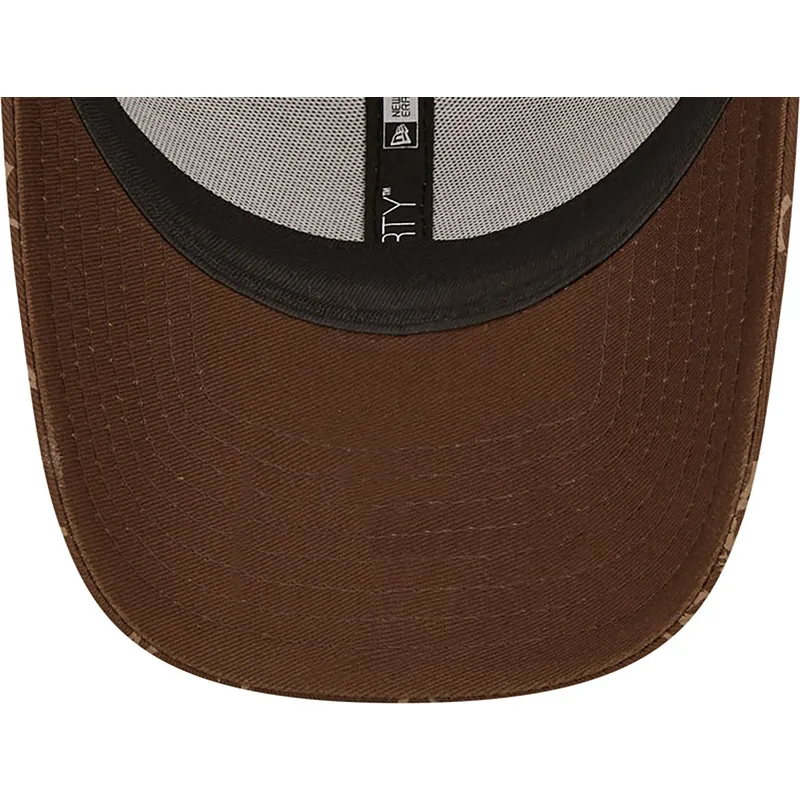 lippikset-kaareva-ruskea-saadettava-nauha-9forty-monogram-new-york-yankees-mlb-new-era