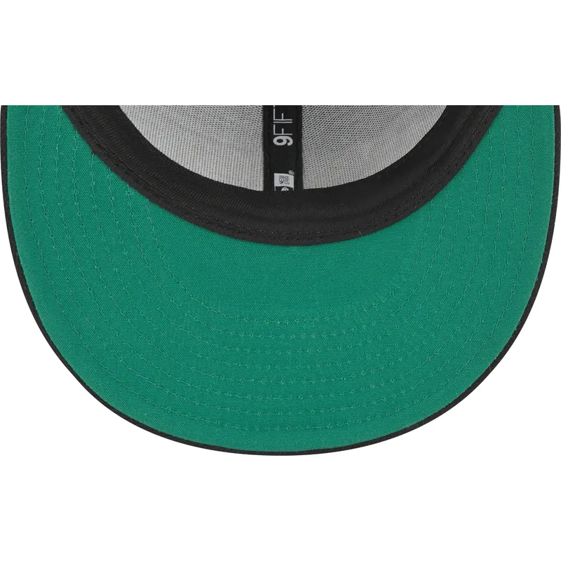 lippikset-littea-musta-snapback-9fifty-post-up-pin-new-york-yankees-mlb-new-era