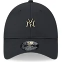 lippikset-kaareva-musta-saadettava-nauha-9forty-pin-new-york-yankees-mlb-new-era