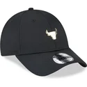 lippikset-kaareva-musta-saadettava-nauha-9forty-pin-chicago-bulls-nba-new-era