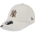 lippikset-kaareva-beige-saadettava-nauha-9forty-check-infill-new-york-yankees-mlb-new-era
