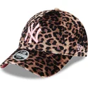 lippikset-kaareva-leopardi-saadettava-nauha-rosa-9forty-velour-new-york-yankees-mlb-new-era