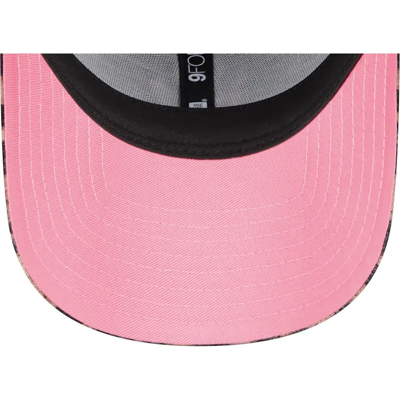lippikset-kaareva-leopardi-saadettava-nauha-rosa-9forty-velour-new-york-yankees-mlb-new-era