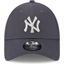 lippikset-kaareva-harmaa-saadettava-nauha-9forty-metallic-new-york-yankees-mlb-new-era
