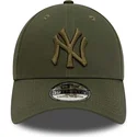 new-era-curved-brim-green-logo-39thirty-league-essential-new-york-yankees-mlb-green-fitted-cap