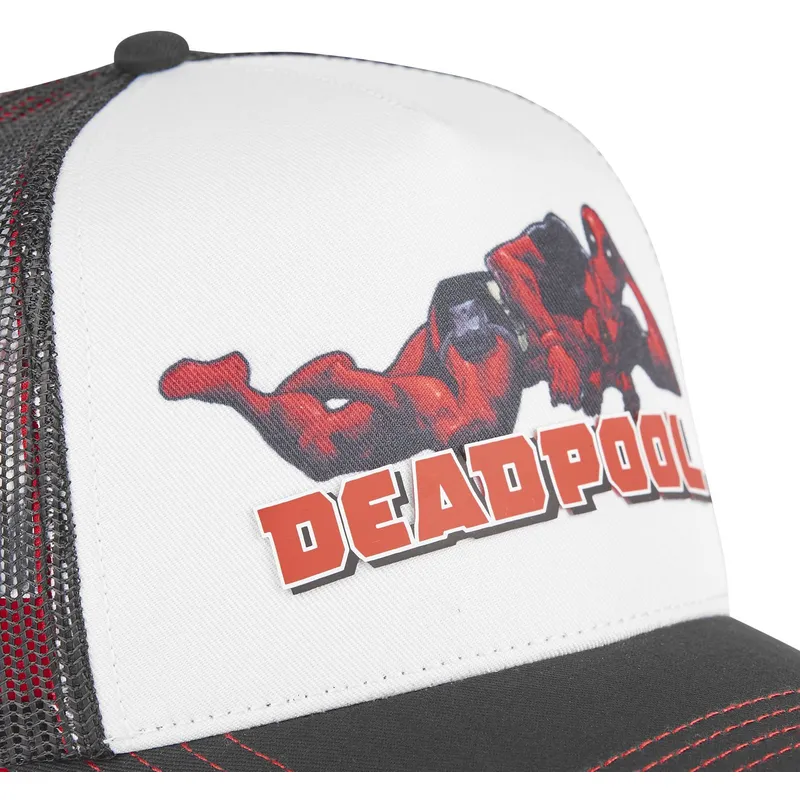 lippikset-kaareva-rekka-musta-snapback-mar6-dea3-deadpool-marvel-comics-capslab
