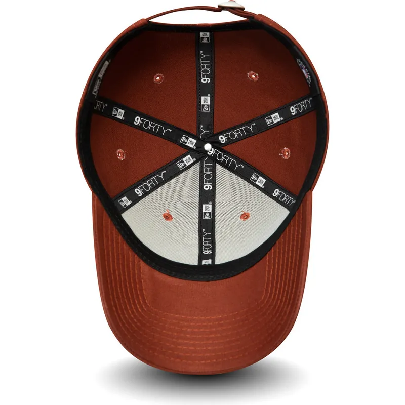 lippikset-kaareva-ruskea-saadettava-nauha-9forty-league-essential-new-york-yankees-mlb-new-era