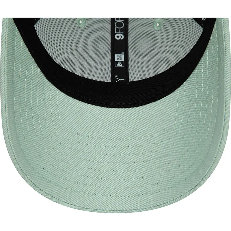lippikset-kaareva-vihrea-snapback-9forty-seasonal-red-bull-racing-formula-1-new-era lippikset-kaareva-vihrea-snapback-9forty-seasonal-red-bull-racing-formula-1-new-era