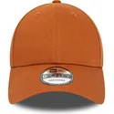 lippikset-kaareva-ruskea-saadettava-nauha-9forty-essential-new-era