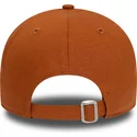 lippikset-kaareva-ruskea-saadettava-nauha-9forty-essential-new-era