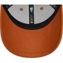 lippikset-kaareva-ruskea-saadettava-nauha-9forty-essential-new-era
