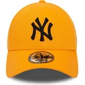 lippikset-kaareva-oranssi-saadettava-nauha-9forty-league-essential-new-york-yankees-mlb-new-era