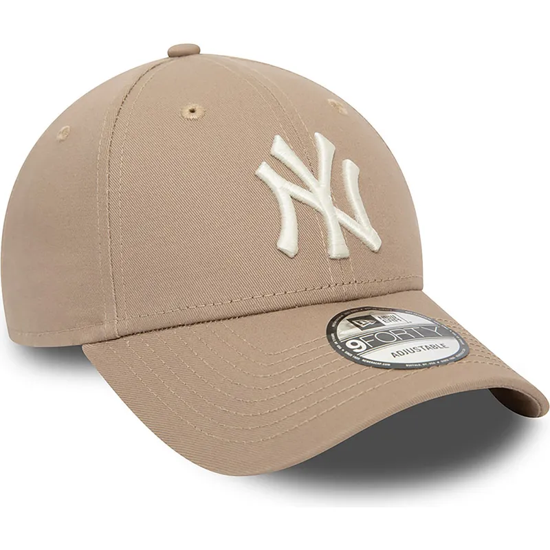 lippikset-kaareva-ruskea-saadettava-nauha-9forty-league-essential-new-york-yankees-mlb-new-era lippikset-kaareva-ruskea-saadettava-nauha-9forty-league-essential-new-york-yankees-mlb-new-era