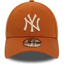 lippikset-kaareva-ruskea-saadettava-nauha-9forty-league-essential-new-york-yankees-mlb-new-era