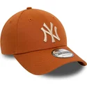 lippikset-kaareva-ruskea-saadettava-nauha-9forty-league-essential-new-york-yankees-mlb-new-era