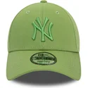lippikset-kaareva-vihrea-saadettava-nauha-9forty-league-essential-new-york-yankees-mlb-new-era