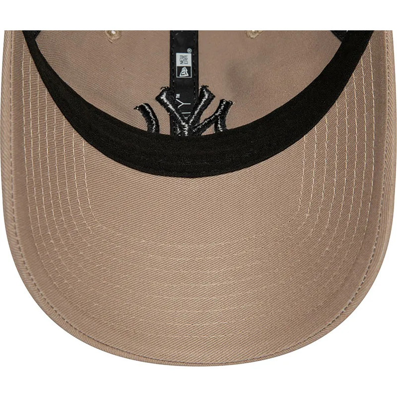 lippikset-kaareva-ruskea-saadettava-nauha-9twenty-league-essential-new-york-yankees-mlb-new-era