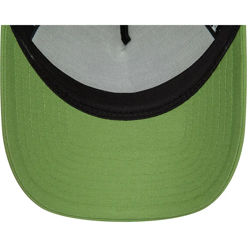 lippikset-kaareva-rekka-vihrea-snapback-a-frame-frame-character-tasmania-looney-tunes-new-era