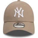 lippikset-kaareva-ruskea-saadettava-nauha-9forty-league-essential-new-york-yankees-mlb-new-era