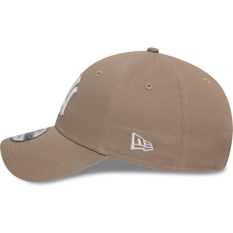 lippikset-kaareva-ruskea-saadettava-nauha-9forty-league-essential-new-york-yankees-mlb-new-era