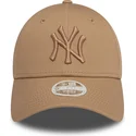cap-kaareva-brown-adjustable-strap-claro-claro-9forty-league-essential-new-york-yankees-mlb-new-era