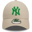 lippikset-kaareva-beige-saadettava-nauha-9forty-league-essential-new-york-yankees-mlb-new-era
