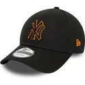 lippikset-kaareva-musta-saadettava-nauha-9forty-team-outline-new-york-yankees-mlb-new-era