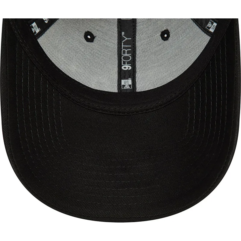 cap-kaareva-black-adjustable-strap-9forty-seasonal-infill-new-york-yankees-mlb-new-era cap-kaareva-black-adjustable-strap-9forty-seasonal-infill-new-york-yankees-mlb-new-era