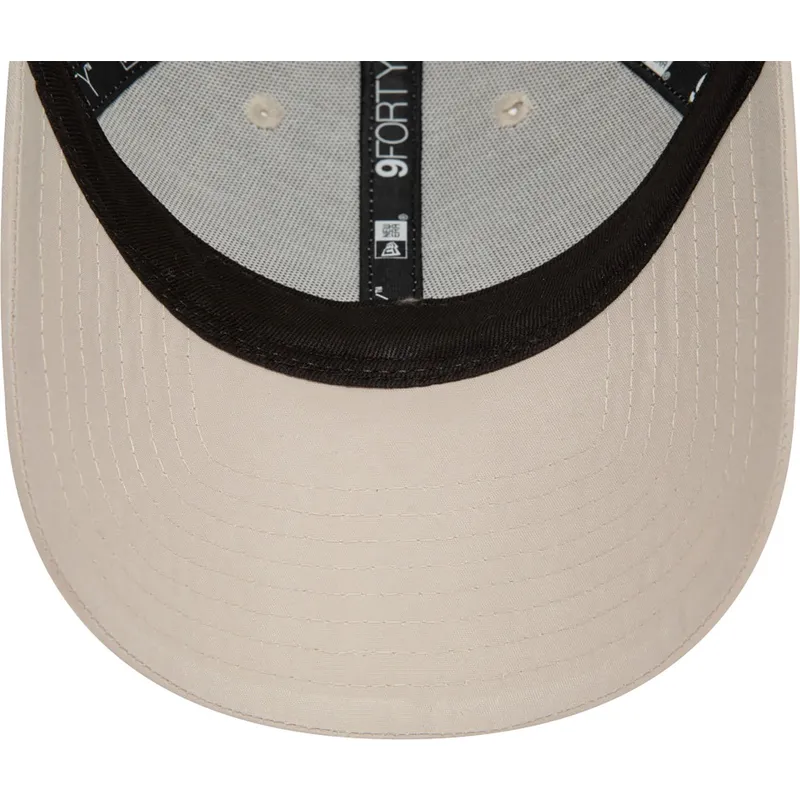 lippikset-kaareva-beige-saadettava-nauha-9forty-flawless-new-york-yankees-mlb-new-era